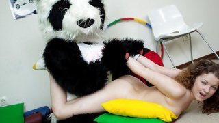 Keparat remaja seksi sporty dengan Panda lucu