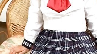 Ai Kazumi bermain dengan vagina selama jam sekolah