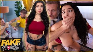 Guru yoga kotor meniduri pacarnya di asrama palsu - creampie sneaky payudara besar