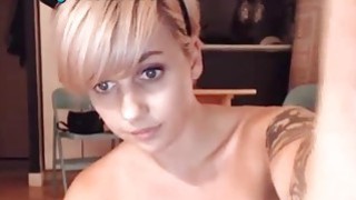 Hot Remaja Pirang mempermainkan Webcam