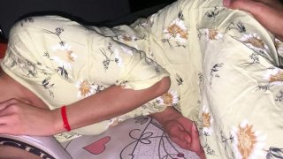 Bhabhi menyelinap ke kamarku untuk seks desi panas - audio hindi