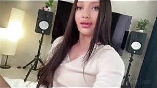 Aku menghisap penis itu untuk kalian dan dia memberiku creampie... m7h8xik