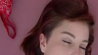 Gadis Webcam Memperlihatkan Wajah O-nya