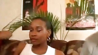 Hamil Pelacur Ebony Mendapat Kacau Dengan Dua Cocks besar-besaran